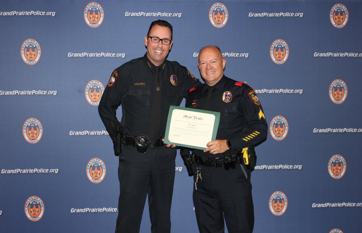GrandPrairiePD's tweet image. Congratulations to Sergeant Eric Hansen for retiring from the Grand Prairie Police Department. Thank you for your 34 YEARS of service to the City of Grand Prairie! #GPPDProud