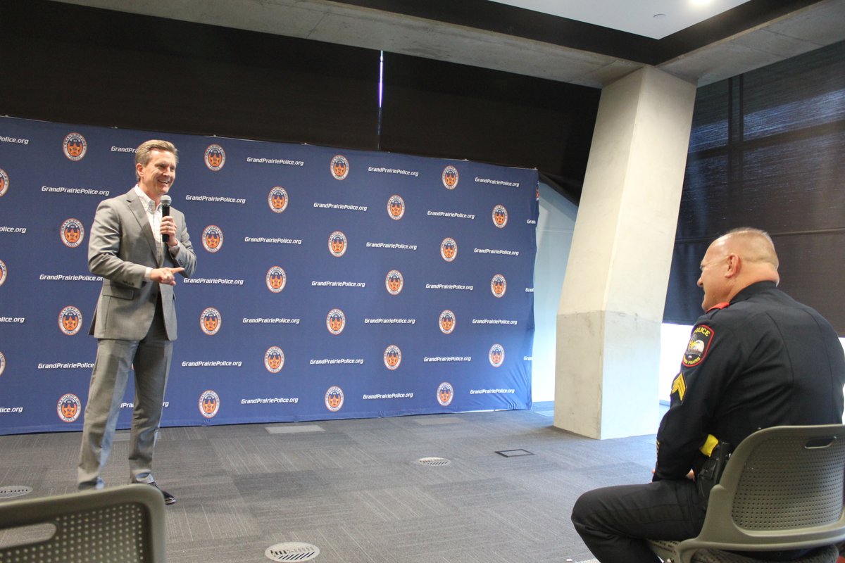 GrandPrairiePD's tweet image. Congratulations to Sergeant Eric Hansen for retiring from the Grand Prairie Police Department. Thank you for your 34 YEARS of service to the City of Grand Prairie! #GPPDProud