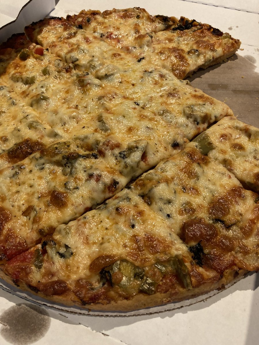 LinBrehmer's tweet photo. Quiet Numbskulls I’m broadcasting. #PizzaFriday #FGTBA @93XRT https://t.co/p603YUoVOZ