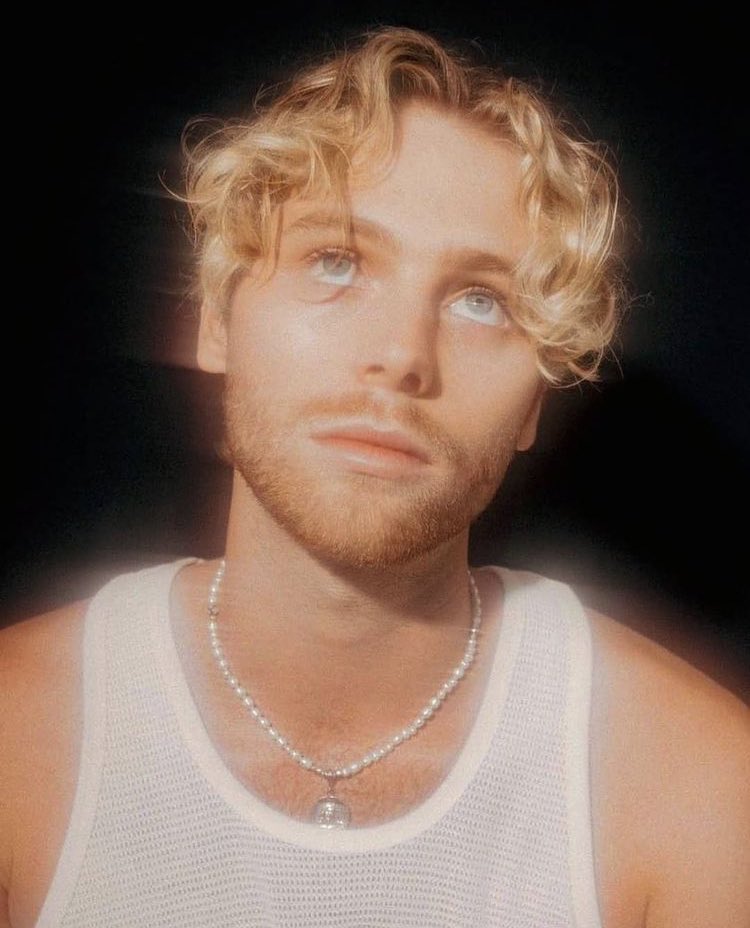 Tha5SOSMedia's tweet photo. Luke for Euphoria Magazine! #3 https://t.co/bpKVsQgT5A