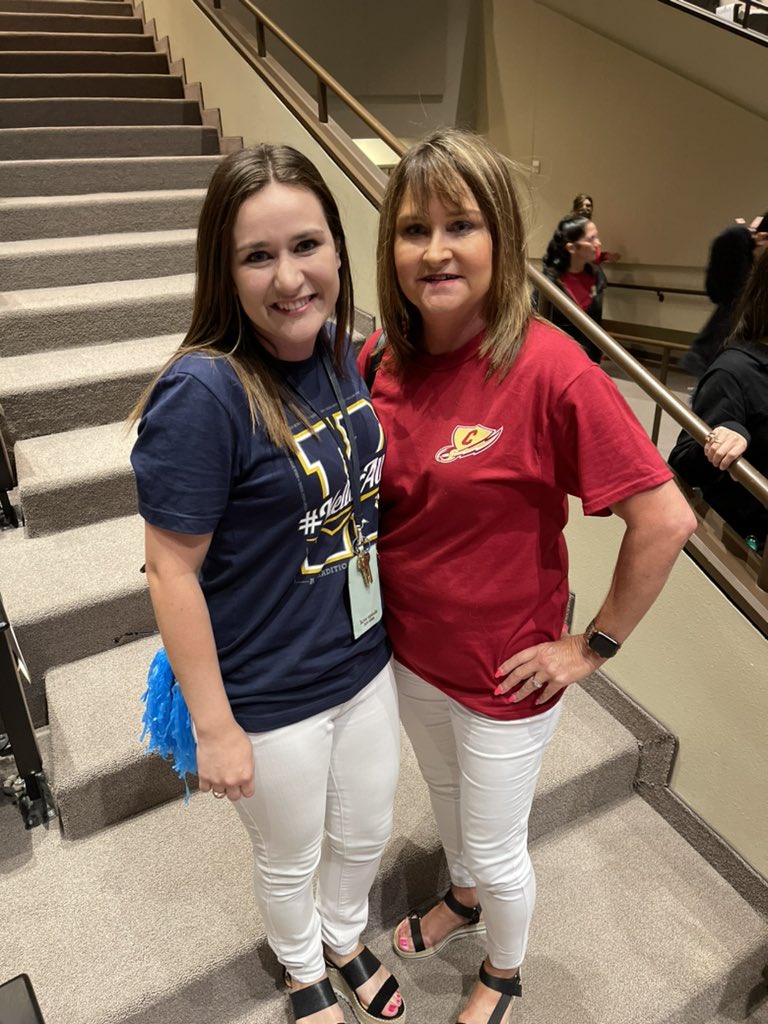 mkbracy's tweet photo. Stronger Together! #KISDstronger https://t.co/N1VqUiVlrz