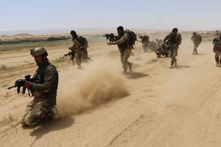 AfghanSoldier7's tweet photo. مه ډاريږی!
موږ شته يوو
څو مو چې په بدن کې ساه ګانې ښکته پورته کيږي د پنجاب يرغل پر وړاندې به افضل جهاد کوو، موږ چې جنګ کوو غازيان، که و وژل شوو، شهيدان کيږو!!
دا وطن زموږ دی، او زموږ به وي!
ټالب او د هغوی لاسپوڅي به ختميږي
ژوندی د وي افغانستان . https://t.co/8RENgPZyIM