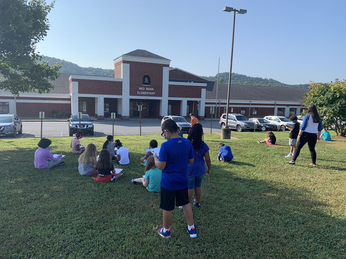redbankelem's tweet photo. Happy Friday! Today 3rd grade read: #schoolsfirstdayofschool by @MrAdamRex & students went out to draw our RBE school building! Our ๐ฆ๐ฆ๐ฆare kicking off a beautiful school year & we could not be more proud! #leadlikeaLION #bettertogetherrbe https://t.co/DELF1XhWzF