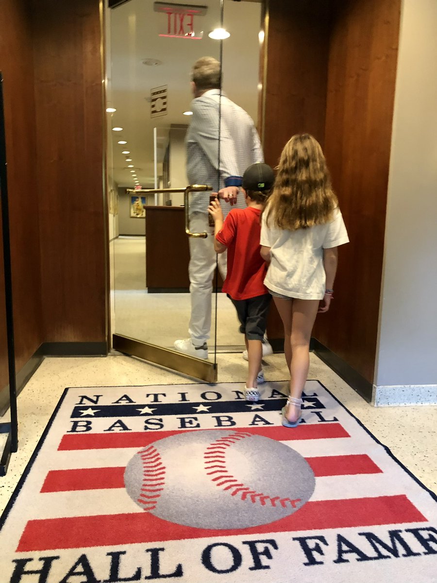 RealMichaelKay's tweet photo. Nice way to spend a Friday. https://t.co/q1fgsnRh6X