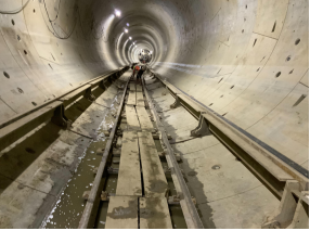 PurpleLineTBMs's tweet photo. Earlier it was phone lines today, it's tracks! This is how TBM Aura looks inside while getting some tracks. If you have any questions about the Purple (D) Line projects, never hesitate to contact us or sign-up for the mailing list through email at purplelineext@metro.net. https://t.co/qfdsr2fDI9