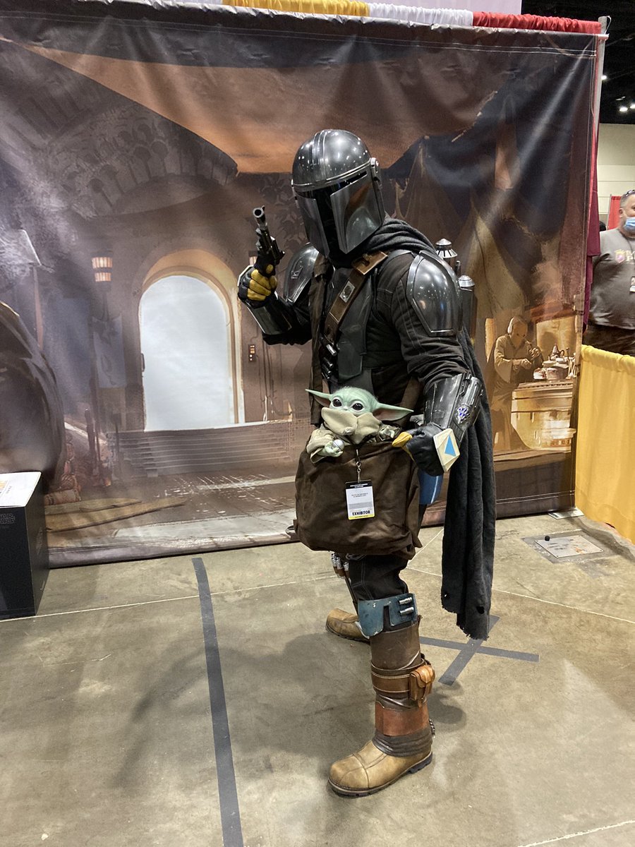 JediRobWhite's tweet photo. Mando with Grogu #coliseumofcomics #MEGACONOrlando2021 https://t.co/UgZpnCAxrQ
