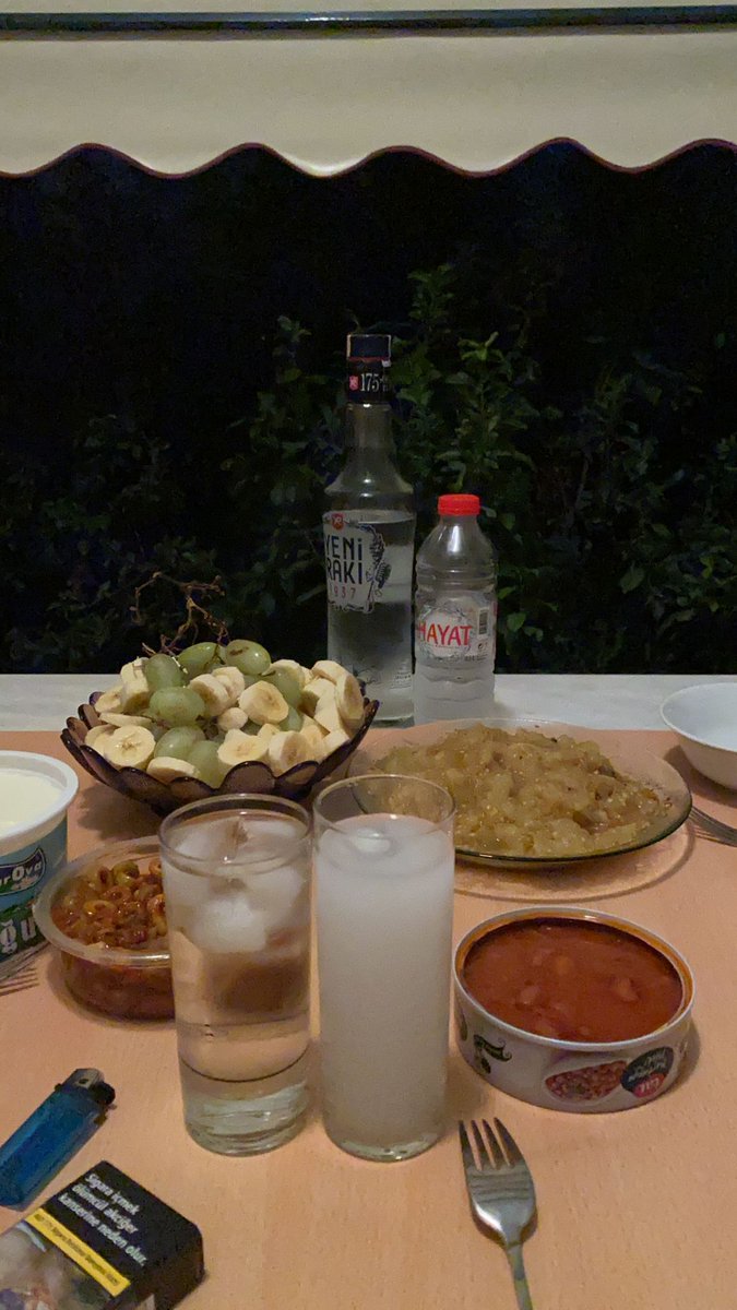 Anason kokarken sofralar...