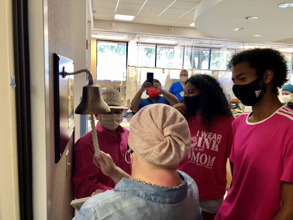 CoachSheltonSAU's tweet photo. Big day for @JaydaCarter3’s family as her mom got to ring the bell this afternoon!! After a long &amp; hard process for all of them, NO more chemo!! #BeatCancer💗

One of the best days of my coaching career hands down. The greatest part of my job has nothing to do with softball. https://t.co/zDigNIl4mL