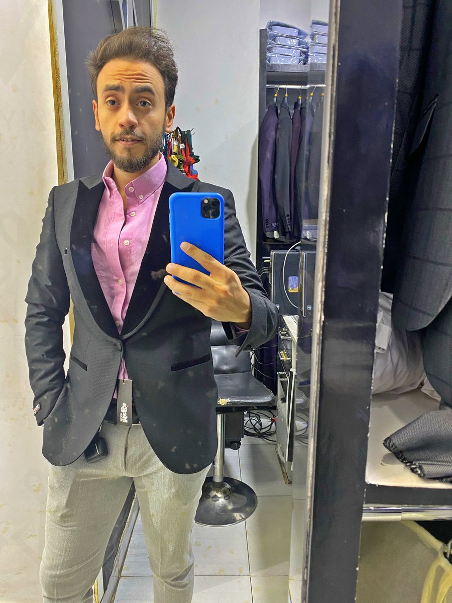 mahmoud96799006's tweet photo. روحت اجرب  بدلت الفرح ليا من غير مكون خاطب حتي وعجبتني وعايز اتجوز😂😂😂😂 https://t.co/4AdAcnHTsV