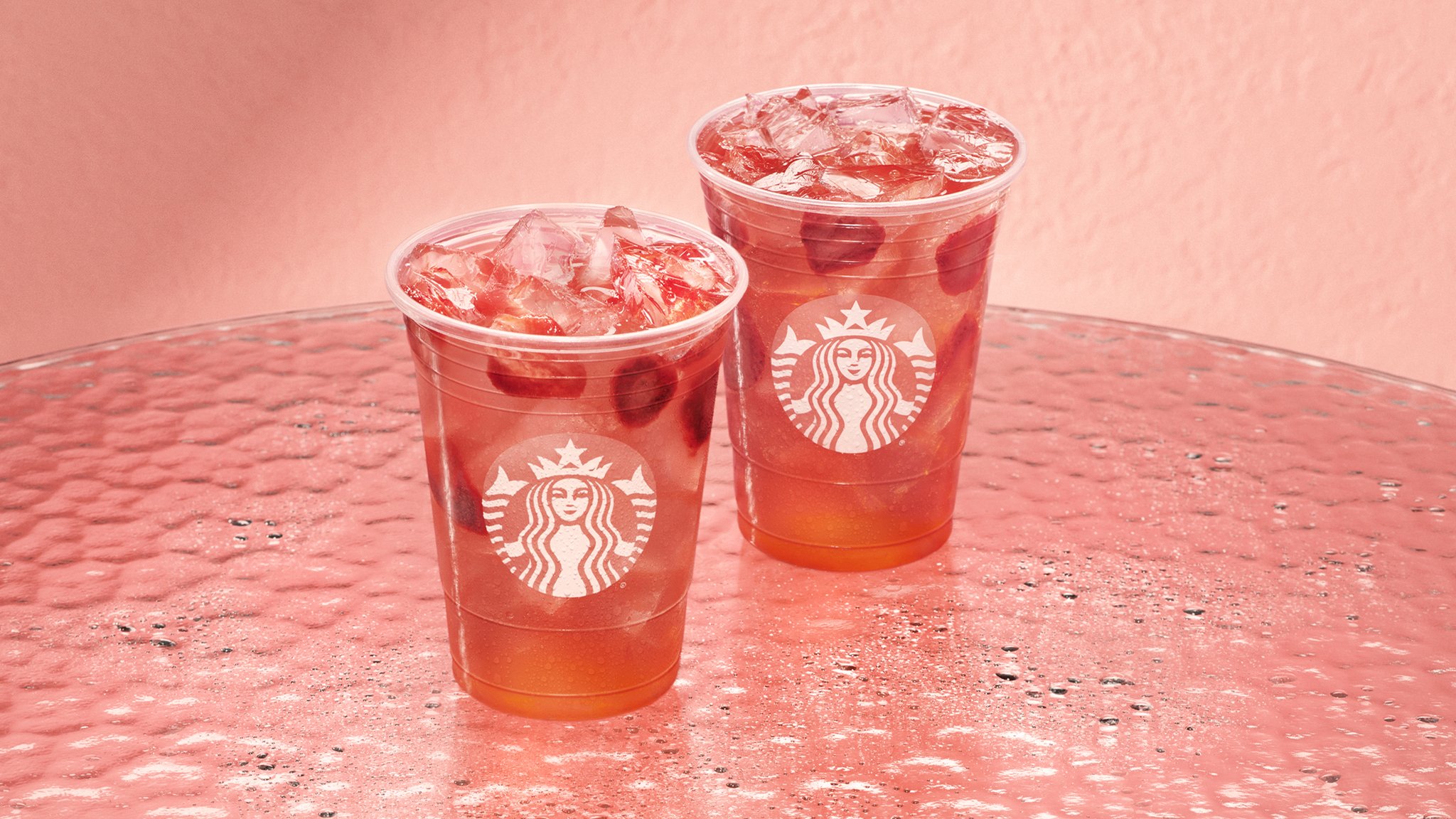 Starbucks Strawberry Acai Refresher/Lemonade