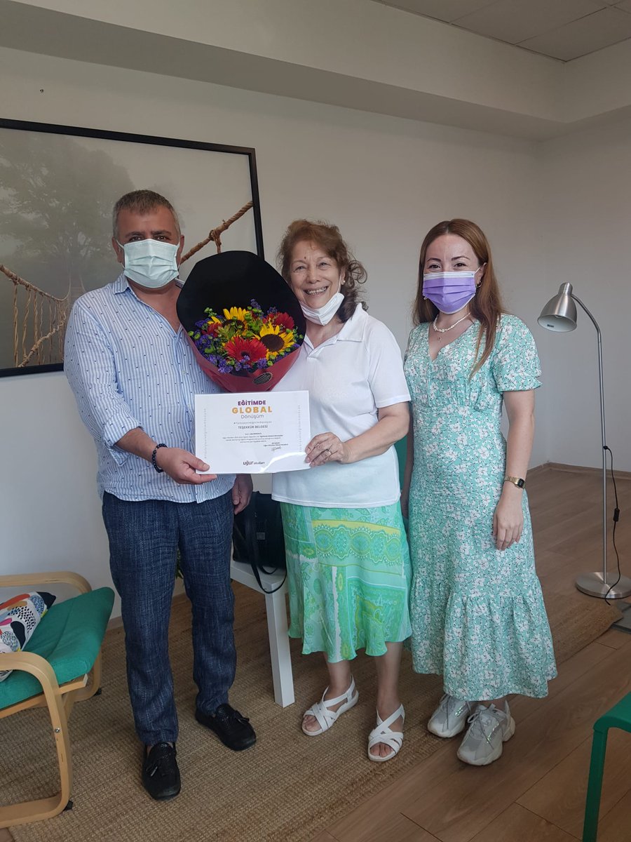 Türkiye Geneli Görsel Sanatlar Bölümü Öğretmenlerimiz ile bugün hizmet içi eğtimimize Sn.Jale Denizaltı hocamızın değerli katkılarıyla devam ettik.Sayın hocamıza katkılarından dolayı çok teşekkür ederiz. Desteklerinden dolayı @atasehirkampus yöneticilerimize çok teşekkür ederiz