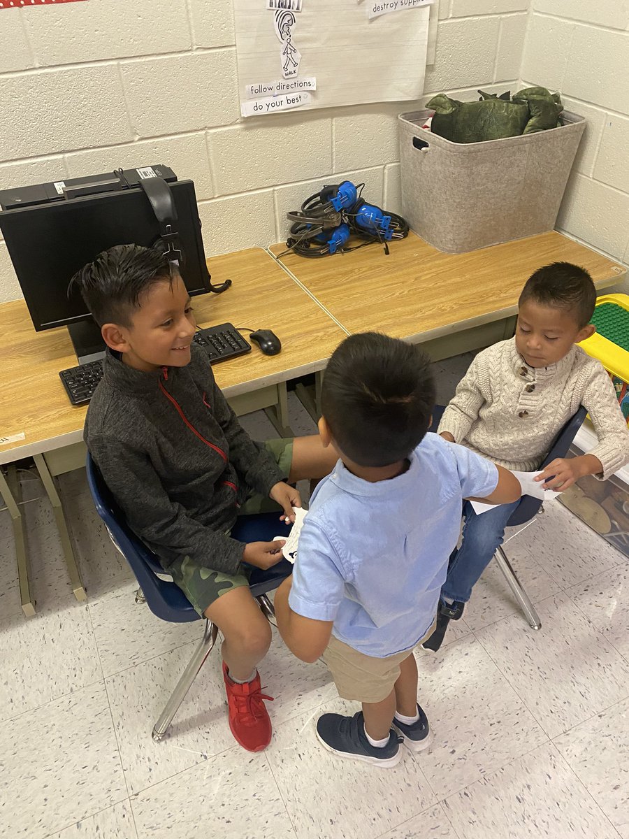 Our 5th graders had the best time this morning spending time with our Kindergarten friends and sharing what we wrote on our Husky last Friday at the legacy breakfast <a href="/MRegan0123/">Dr. Rosario-Regan</a> <a href="/SandiHarrison22/">Sandi Price Harrison</a> <a href="/Beth_Coryell/">Beth Coryell</a>