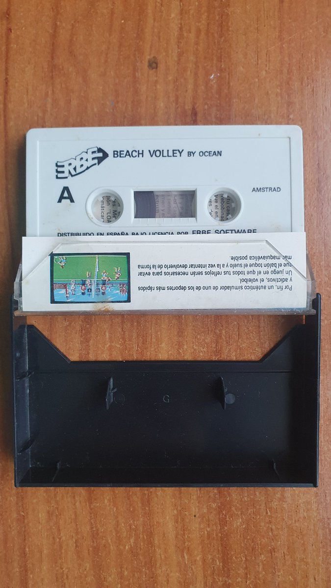 Mi primer videojuego de cassette, le jugué en casa de una amiga. Juego muy divertido de volley playa. Que recuerdo aquellos juegos y aquellas portadas inolvidables. #gamer #90s #nostalgia #RETROGAMING