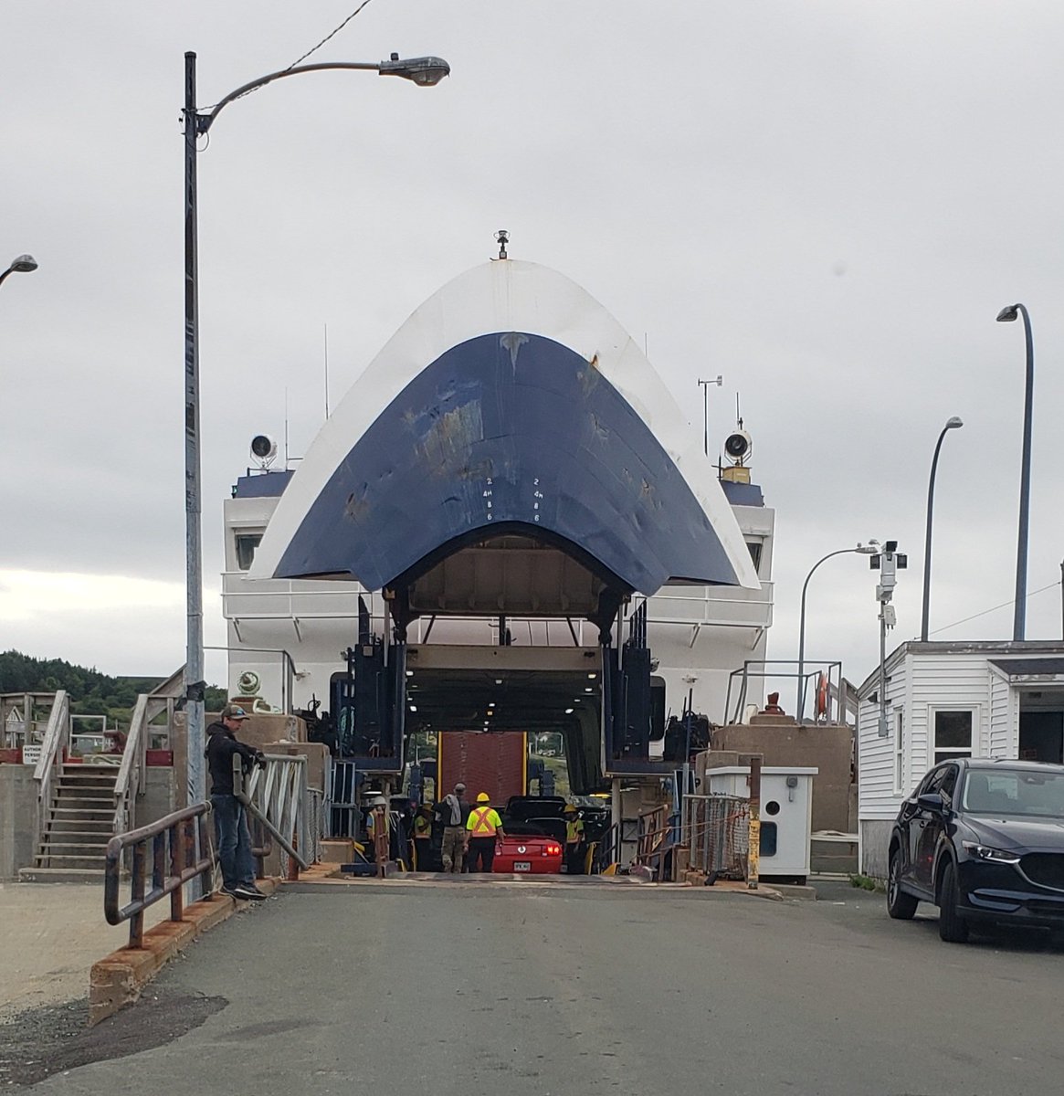 Plan trips outside peak periods, the Minister said. Like it makes any real difference with only one boat.  Three hours to get off island and 1.5 hours so far going back. Will be another hour for us. #fixtheferries <a href="/ElvisLoveless/">Elvis Loveless</a> <a href="/FureyAndrew/">Andrew Furey</a> <a href="/DavidBrazilNL/">David Brazil</a> <a href="/CBCNL/">CBC Newfoundland and Labrador</a> <a href="/VOCMNEWS/">VOCM News</a>
