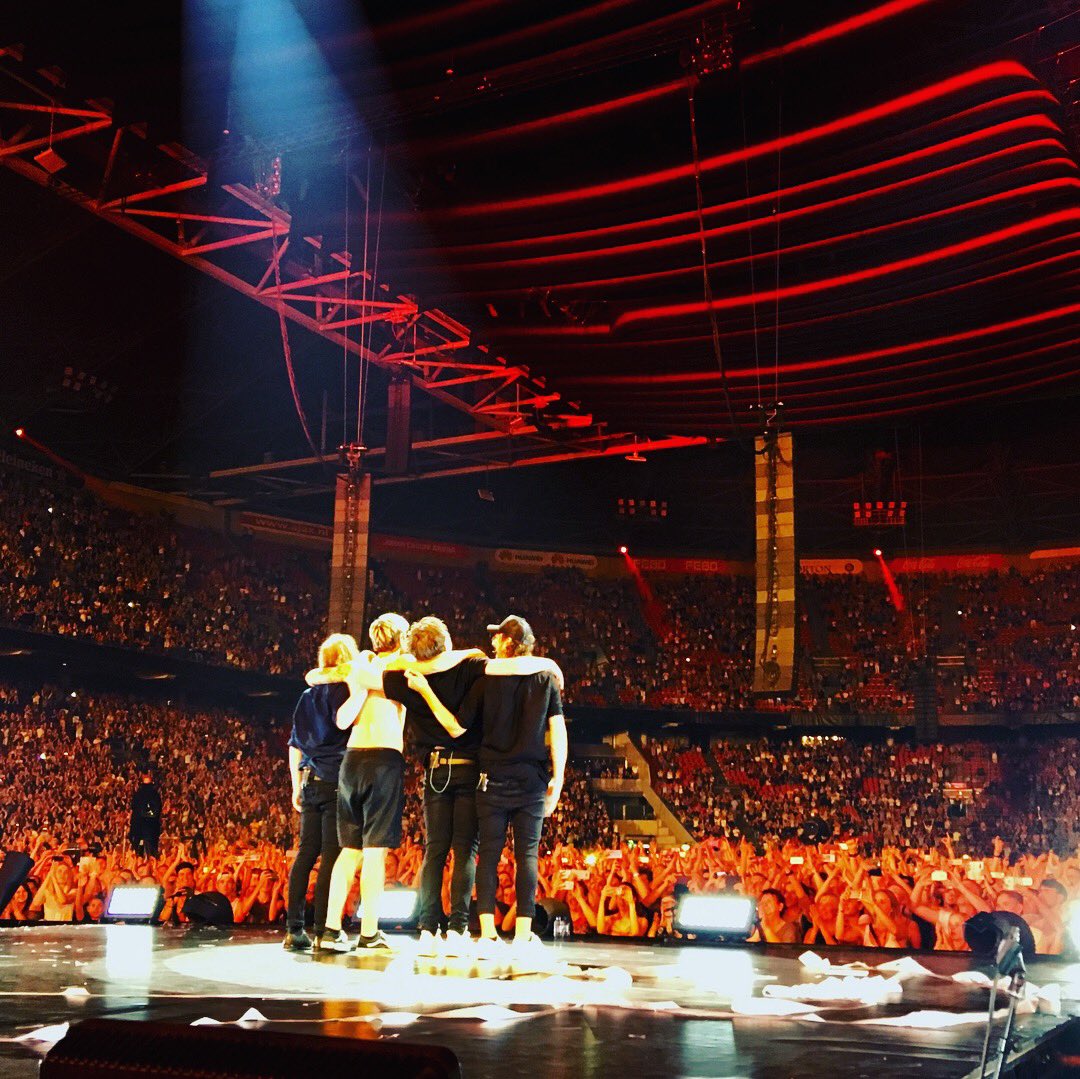 Fansingtons's tweet image. 👇🏽👇🏽👇🏽👇🏽