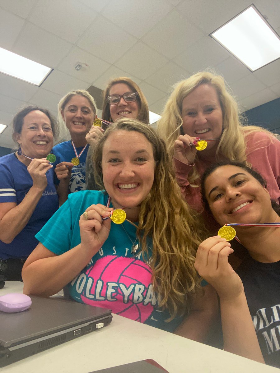 jlovelady4's tweet photo. #HildeJoy #HildeHasHEART  
Gold Star, Gold Medal TEAM https://t.co/WhZb11c2rL