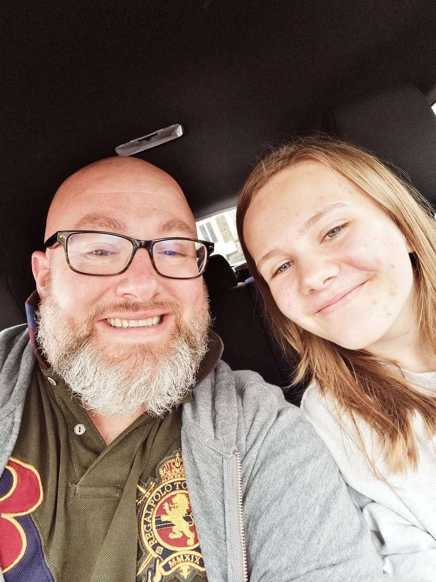 HanhamPhysio's tweet photo. Monster 6 1/2 drive, checked in at hotel. Ready for 3 points and new ground tomorrow 76/92 @BristolCity #youreds #daddydaughtertime #beatswork https://t.co/H6bg6BXScf