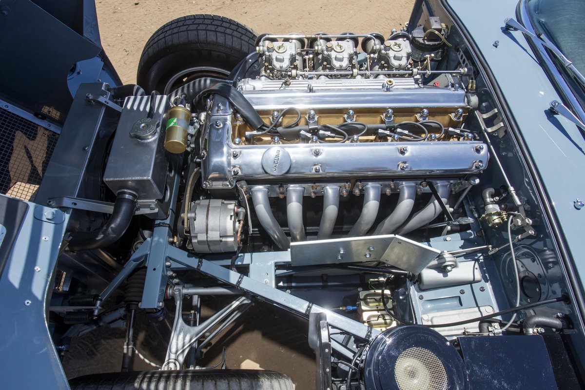 UltimativCars's tweet photo. #QuailLodge2021

The #Jaguar #EType #S1 3.8L (1961-64) was made in 5,871 FHCs (FHC = Fixed Head Coupé), while this is n°656 of 1,716 #LHD-made #FHCs in 1963.

Estimated at US$ 200-250k (170.000-210.000 €), it couldn't be sold. https://t.co/ML4qWw3d7h