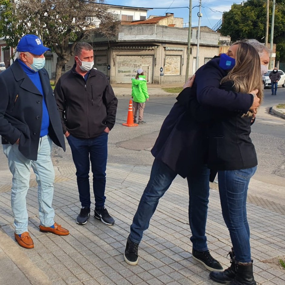 joselpallares's tweet photo. Hoy junto a @monicalitza recibimos en #avellaneda a @MalenaMassa inaugurando otra obra de @AySA_Oficial poniendo en valor #LoBuenoDelAgua https://t.co/Umv5zlFXME