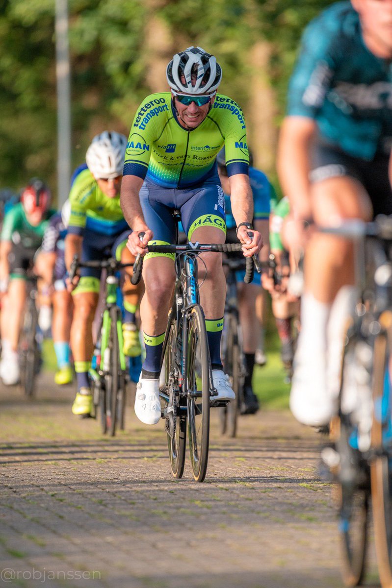 Wij zijn zeer blij met ons nieuwe #tenue powered by #tactic #beachboys #cyclingteam #cyclingpics <a href="/Robbie_Janssen/">Rob Janssen</a>