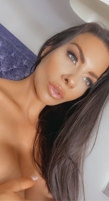 https://t.co/aOMIhjX06V is where it&rsquo;s at baby 💕 https://t.co/HSjh7y8Tos<a href="/tag/linseydawnmckenzie"class="tags"><span>#linseydawnmckenzie</span></a>