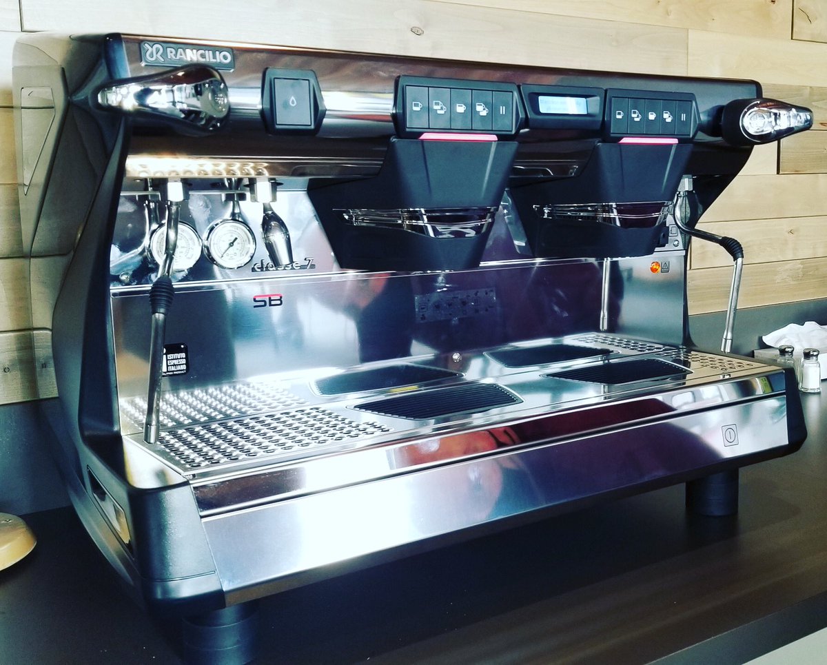 Happy Friday everyone!! Another busy day at Espresso Me we just completed installing this beautiful Rancilio Classe 7!
•
•
•
#installation #install #espressomachine #rancilio #coffeetech #coffeegram #coffeeshop #dailycoffee #coffeeguru #espresso #espressobeans #espressoshot