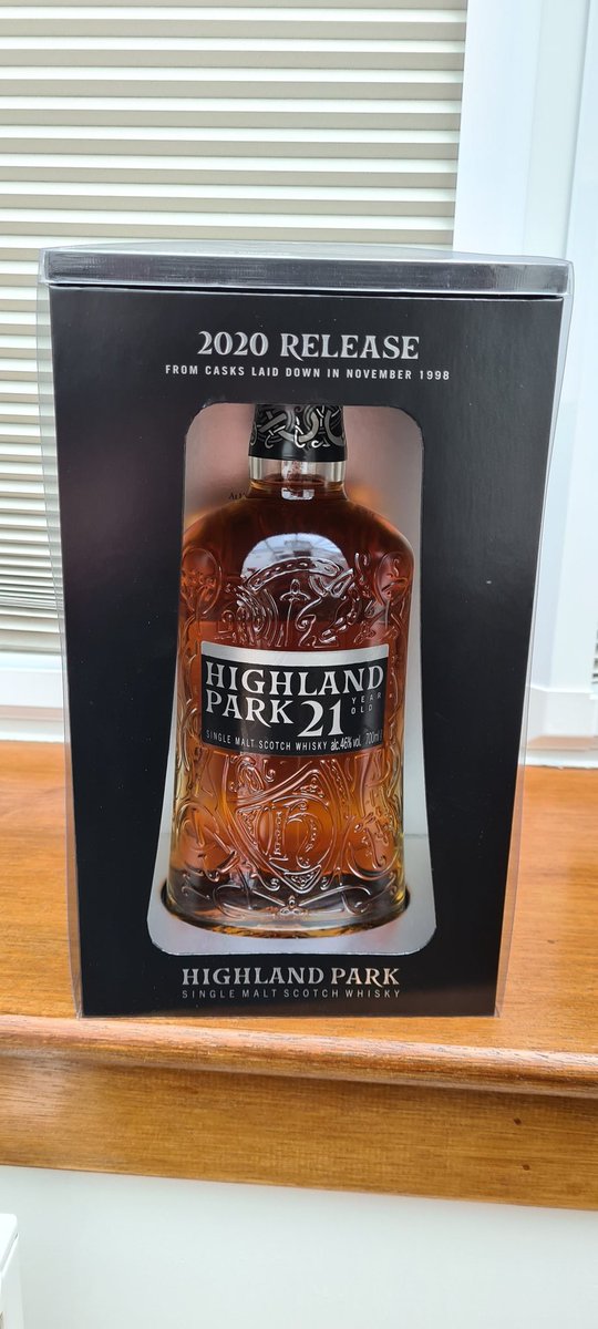 BaycroftAl's tweet image. Evening #WhiskyTwitter...many thanks to @WhiskyExchange for today&apos;s delivery.  #HighlandPark #HP21 #MaltWhisky #whisky . Cheers!