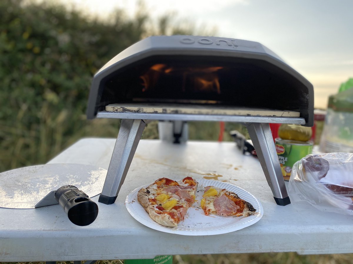 EnfysWilliams's tweet photo. O fyddai’n haf o hyd / What summer nights on the farm are for #combinetime #teulu #ceredigion #minifarmers https://t.co/SkZKhTzhoG