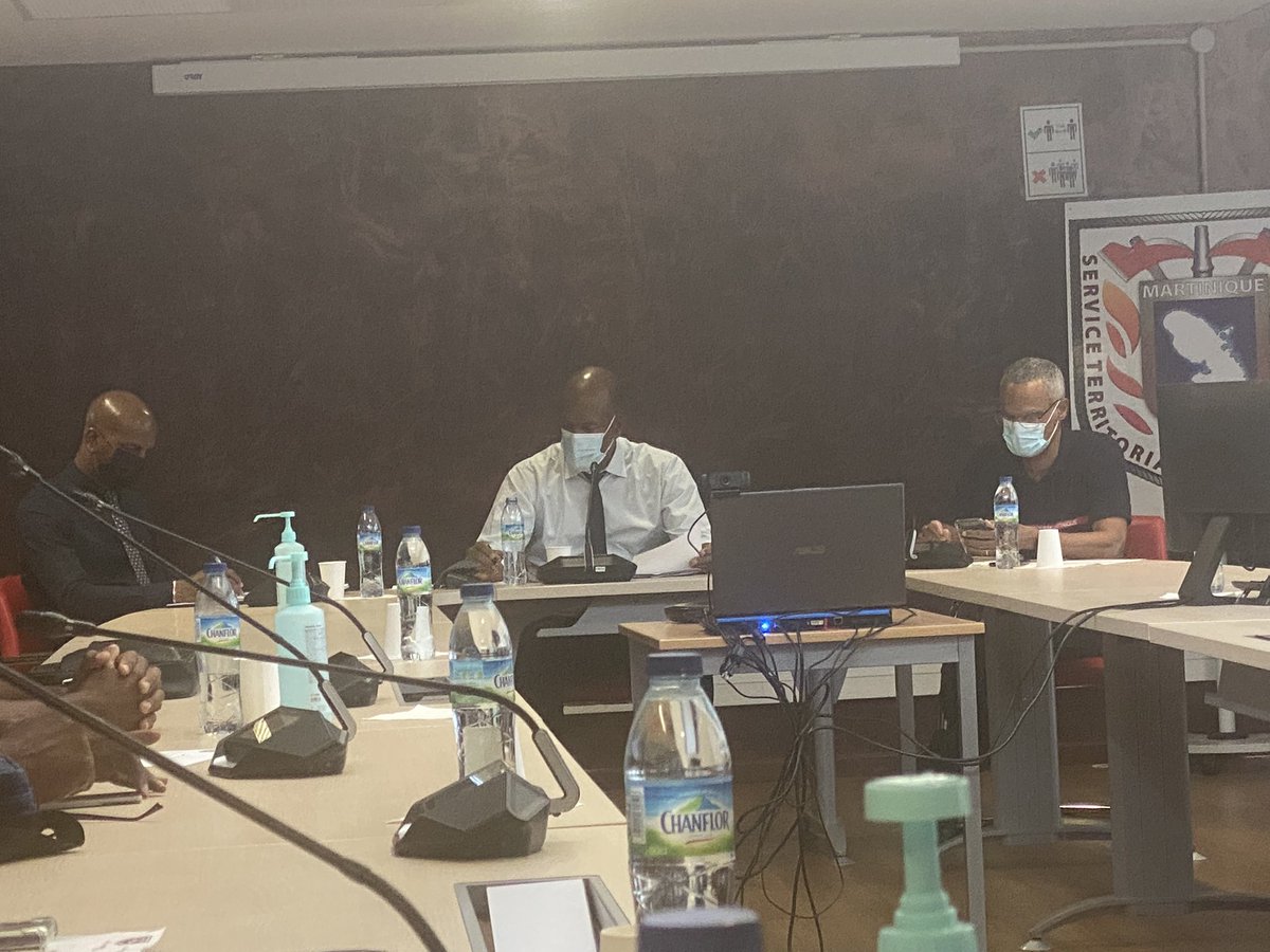 Udsp972's tweet photo. Le #PCE @SergeLetchimy et le nouveau #PCASTIS DU #STIS972 @BNAzerot, ont reçu ce matin les responsables des organisations syndicales ( #SPP, #SPV, #PATS) pour répondre aux inquiétudes et interrogations des agents au sujet de l’obligation vaccinale du personnel sapeurs-#pompiers. https://t.co/fBORDrBJ5P