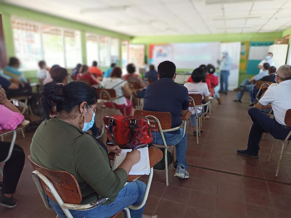 La Alcaldía de Managua  a través de la Dirección de Medio ambiente realizó Capacitación ambiental a Docentes del Centro Escolar San Sebastián  , enmarcado en el  proyecto de Educación Ambiental para la protección del Lago Xolotlán. #almamanagua #MedioAmbiente