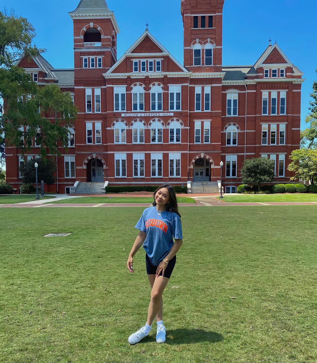 NBCOlympics's tweet image. Suni Lee's summer schedule:

#TokyoOlympics: complete ✅
Next 🆙: college

@AuburnU (📸 @sunisalee_)