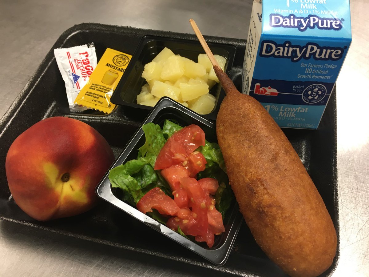 CCSDGaSNP's tweet photo. Nacho day = a student favorite! In 'queso' you didn't know, our whole-grain tortilla chips are #georgiagrown‼️ The whole-grain crunchy corndogs are a big hit too. Check out the school lunch goodness at @HFThunderbirds & @R_M_Moore_Elem! 😋 #FuelingGA #fuelingccsd #KeepingGAFed https://t.co/6f6juJwRqz