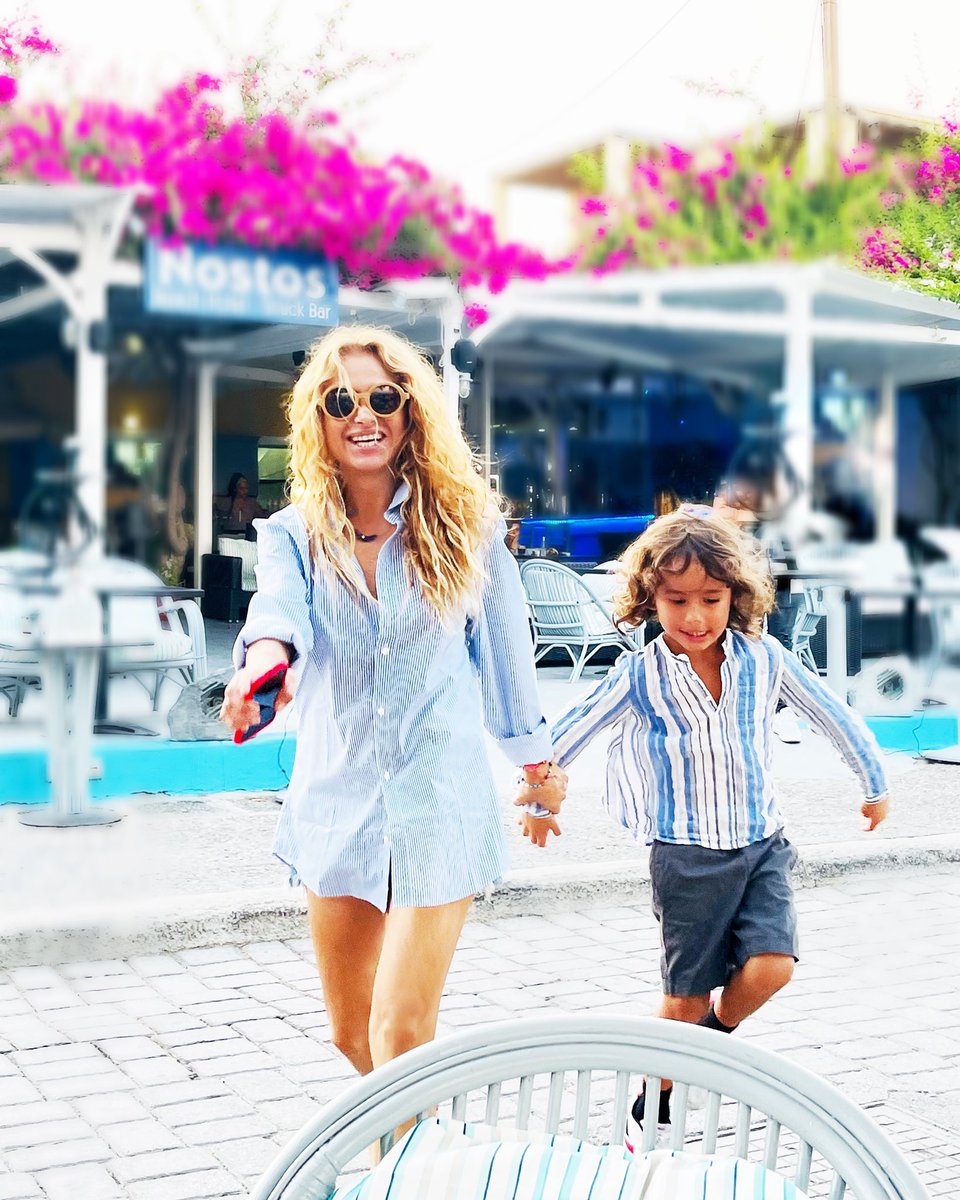 PaulinaRubio's tweet photo. My 10 year old taking us a picture. I love you Nico,I love you Eros. #myboys💙💙 #lifeisgood #moments #familia https://t.co/CSMVI7lyXa