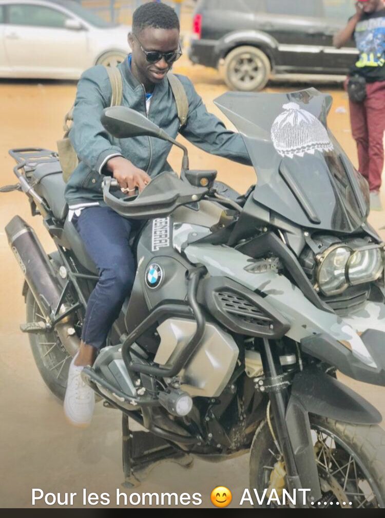 LSvirtualshop's tweet image. Rt et APPRÉCIER nos tee-shirts personnalisés 100% coton tendance pour cet été!!

Si vous aussi vous voulez commander contactez-moi en privée.

📌Bien lire l’affiche (comment placer...) avant de passer sa commande.

@KinG_MbenGa @Goraaa_Mb_ @DienaSow