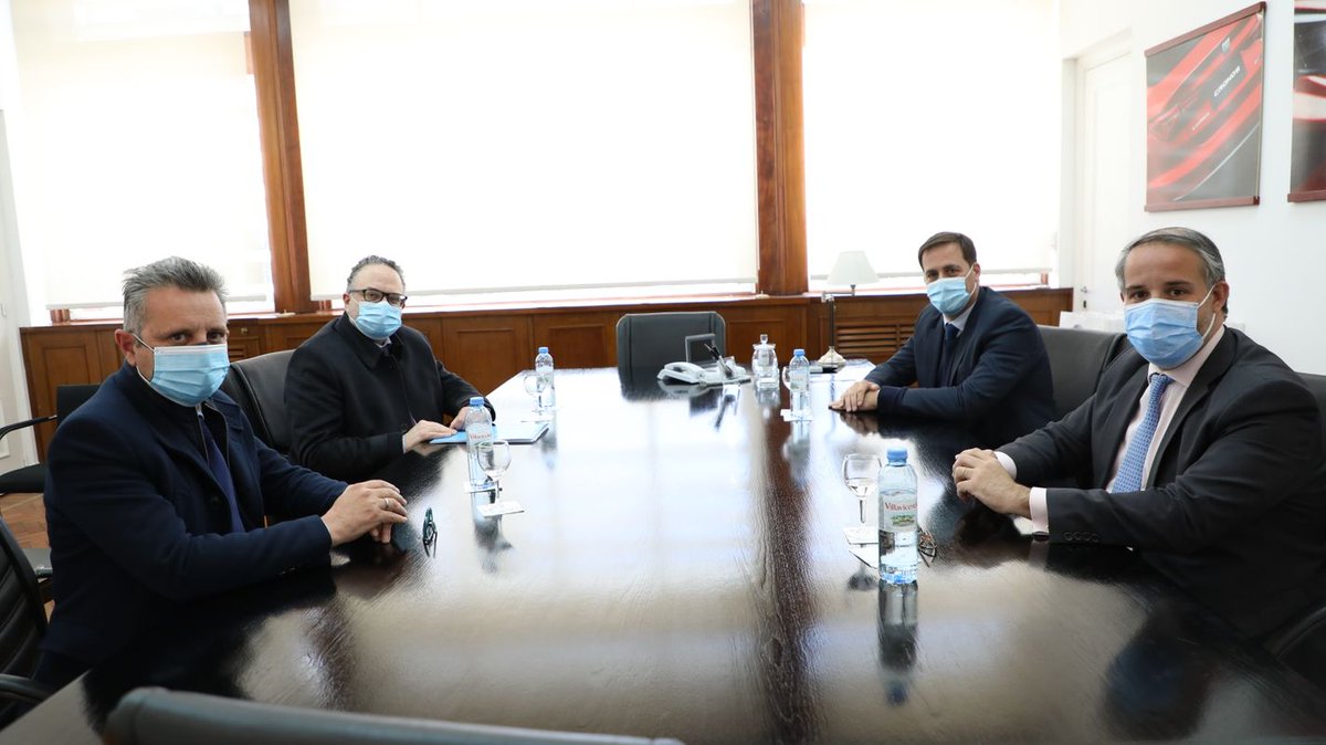 <a href="/KulfasM/">Matías Kulfas</a> <a href="/peugeotarg/">Peugeot Argentina</a> <a href="/StellantisLATAM/">Stellantis South America</a> <a href="/sebasgimenez/">Sebastian Gimenez</a> <a href="/MartinZuppi/">Martin Zuppi</a> <a href="/crattazzi/">Cristiano Rattazzi</a> <a href="/javo2756/">Javier F. Vernengo</a> <a href="/miguelsilva73/">Miguel Silva</a> <a href="/fcagroup/">fcagroup</a> <a href="/Stellantis/">Stellantis</a> recibió en su planta de Córdoba la visita del ministro de Desarrollo Productivo y del secretario de Industria de la Nación-la5pata.com/2021/08/13/ste…