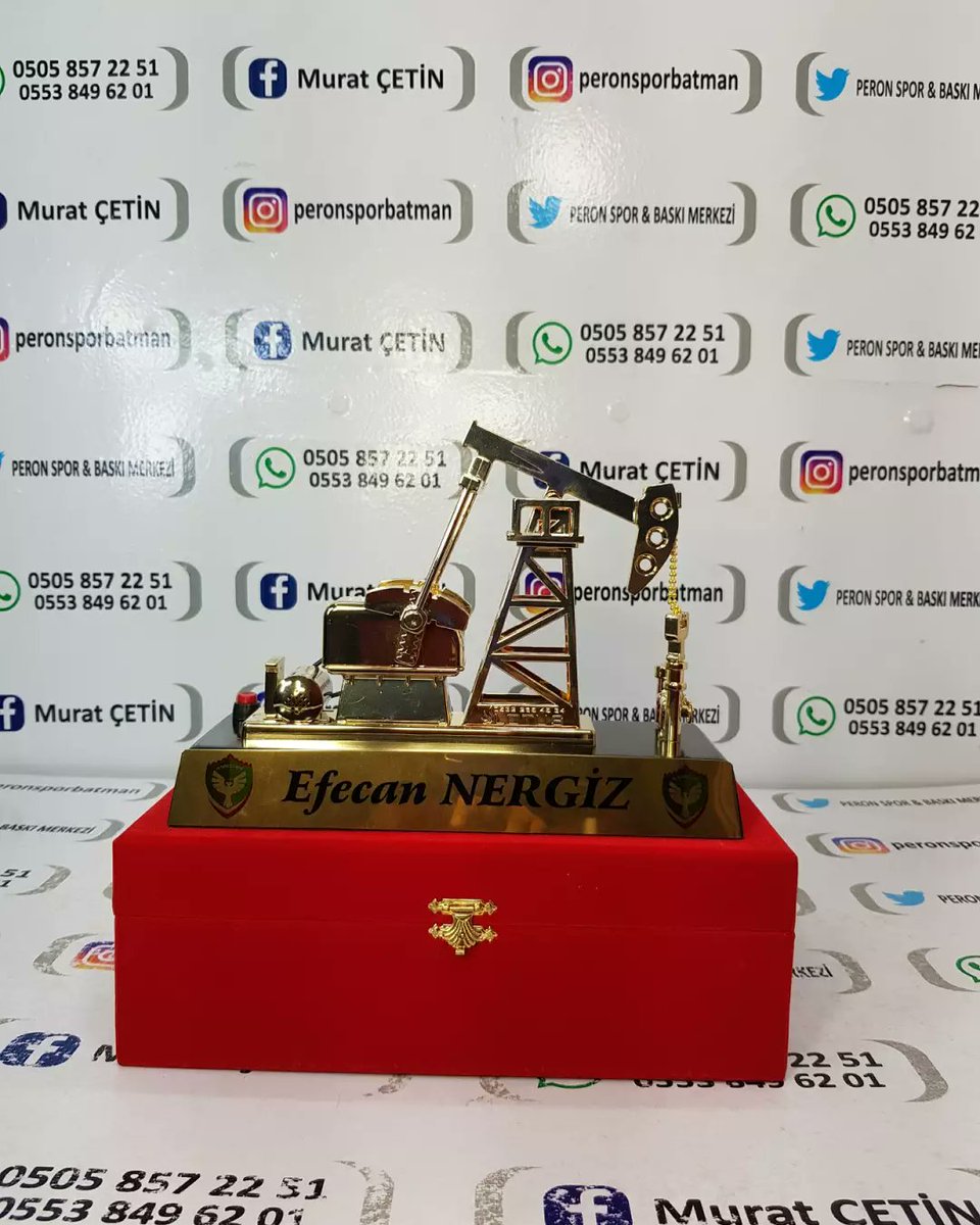 peron_ve's tweet photo. Hareketli Petrol Kuyusu Atbaşı Özel Tasarım Gold

#peronspor
#batmanperonspor
#peronsporvebaskımerkezi
#peron
#batman 
#petrolkuyusu #atbaşı #atbaşıbatman
#batmannaket
#kuyumaket #batmanhediyelik #özeltasarımpetrolkuyusu

İLETİŞİM : 

0505 857 22 51 

0553 849 62 01 https://t.co/2NNCdIVFxl