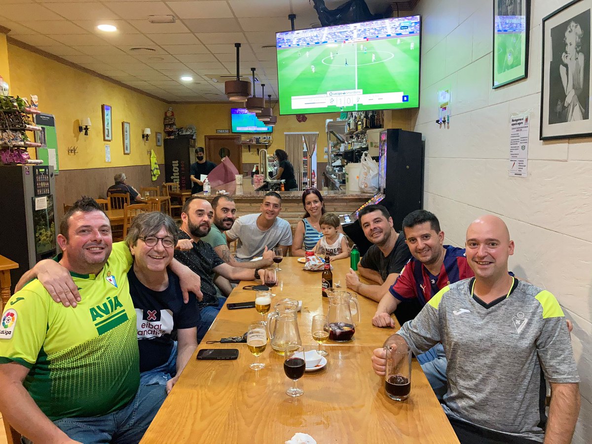 EskoziaLaBrava's tweet photo. Comienzo agridulce @SDEibar en el inicio liguero en El Alcoraz. Nos quedamos con lo positivo, el poder juntarnos tanto en Segorbe con la @PAPA_Eibar como en Pto. Santa Maria con @DeEuskadiKadi. La esencia y  lo más grande del futbol : las aficiones, nunca moriremos.
FCK TBS! https://t.co/WBnISRNgzn