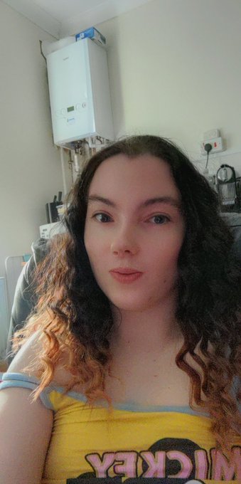 1 pic. Who thinks I should wear curls more often ? https://t.co/nr3n3eLLfh