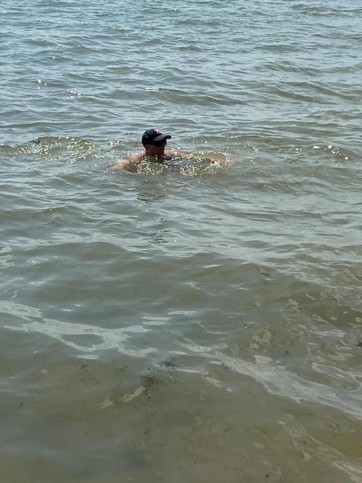 You cannot beat a swim in the sea… Okay so it’s not quite the crystal blue waters of the caribbean but it was warm and refreshing and if it wasn’t for the thought of jellyfish being hidden in the waves I would have stayed longer #Southend #Beach #lovemyhometown