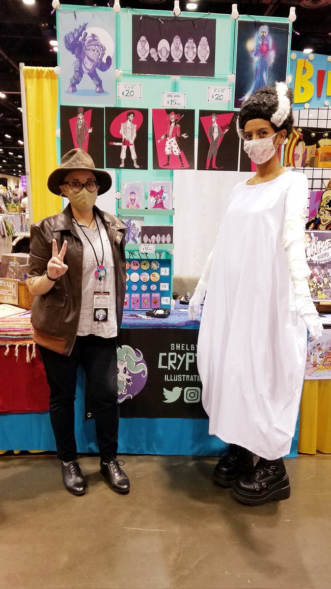 Suzdariffe's tweet photo. Me: Btw, I can't move my elbows.
Shelby: Are your arms really bounded?
Me: YES.
It was a bit awkward, but I'm so happy to finally meet such a talented artist. ๐
Visited the @cryptigutz @Skipper_Hoss @BBindman booth today. #lovetheirwork #MEGACONOrlando2021 #BrideofFrankenstein https://t.co/spOUNGiv4Z