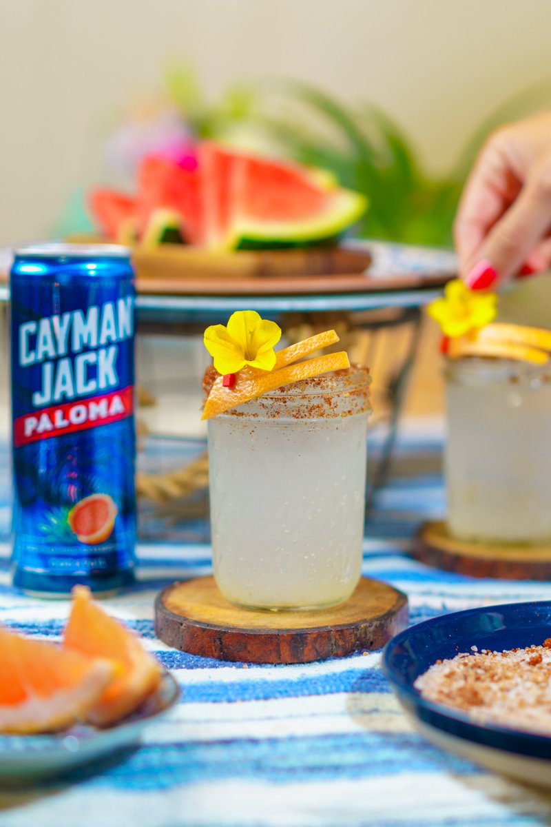 Summer entertaining pro tip alert that will make your life so much easier! #ad I love keeping @CaymanJack on hand to serve friends during summer gatherings- it’s delish &amp; ready to serve, no mixing required! What is your entertaining secret? #CaymanJack #BeautifulBooze  #ad #21+