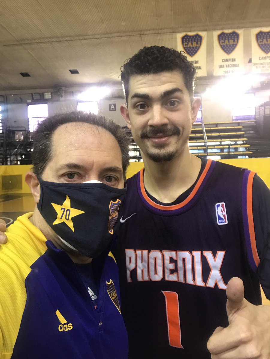 CarlosDuro7's tweet photo. Importantísimo que un jugador busque mejorar trabajando su técnica individual fuera de temporada.
Gracias x confiar @Ericflor y @claudio_villita 
Lo mejor en tu próximo desafío Éric 👊 https://t.co/fURSl5ADMA
