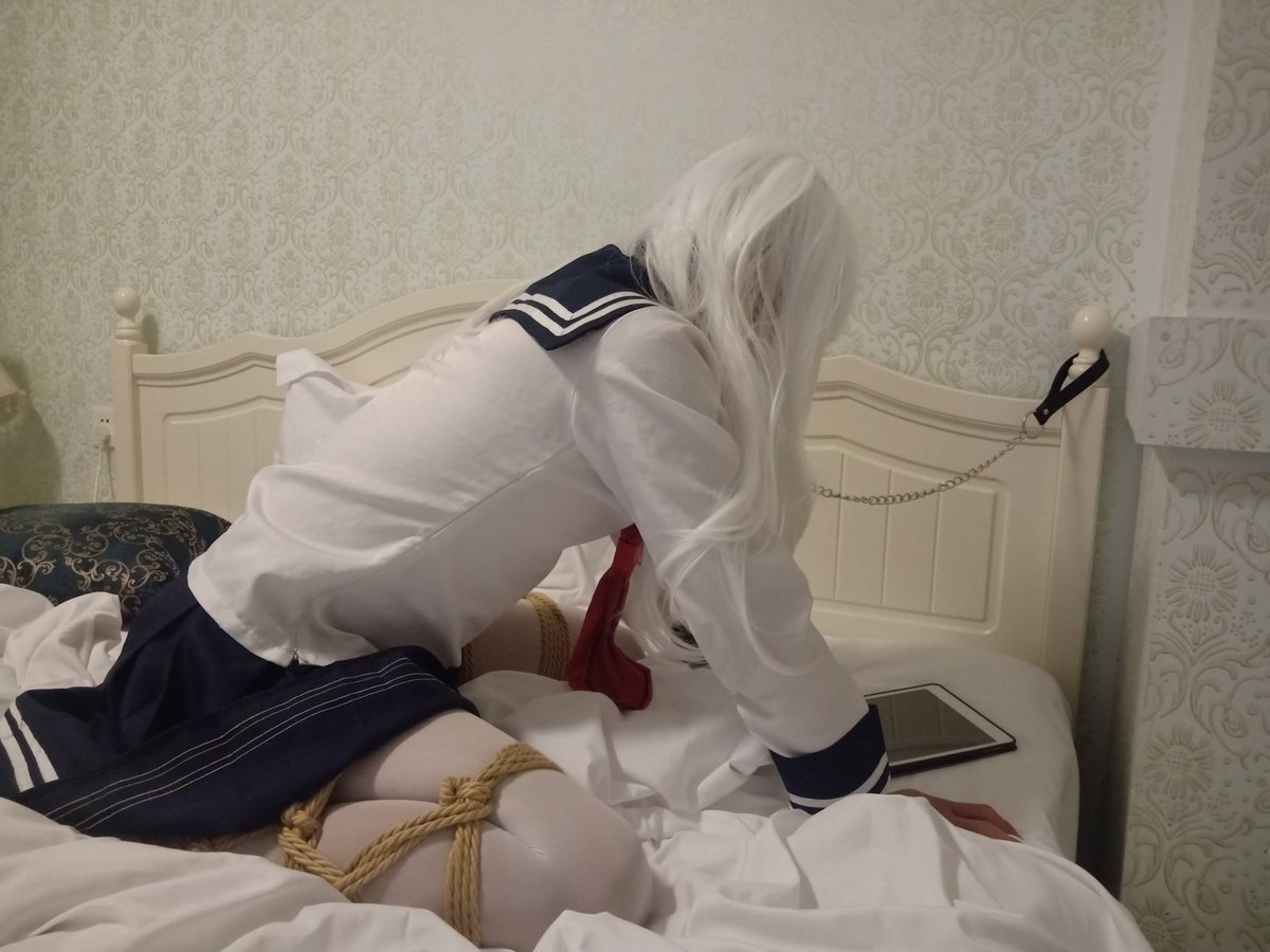 孩子说绑了手就不能玩板子了。。
于是就出现了这种情况
#伪娘 #男の娘 #绳缚 #捆绑 #響
