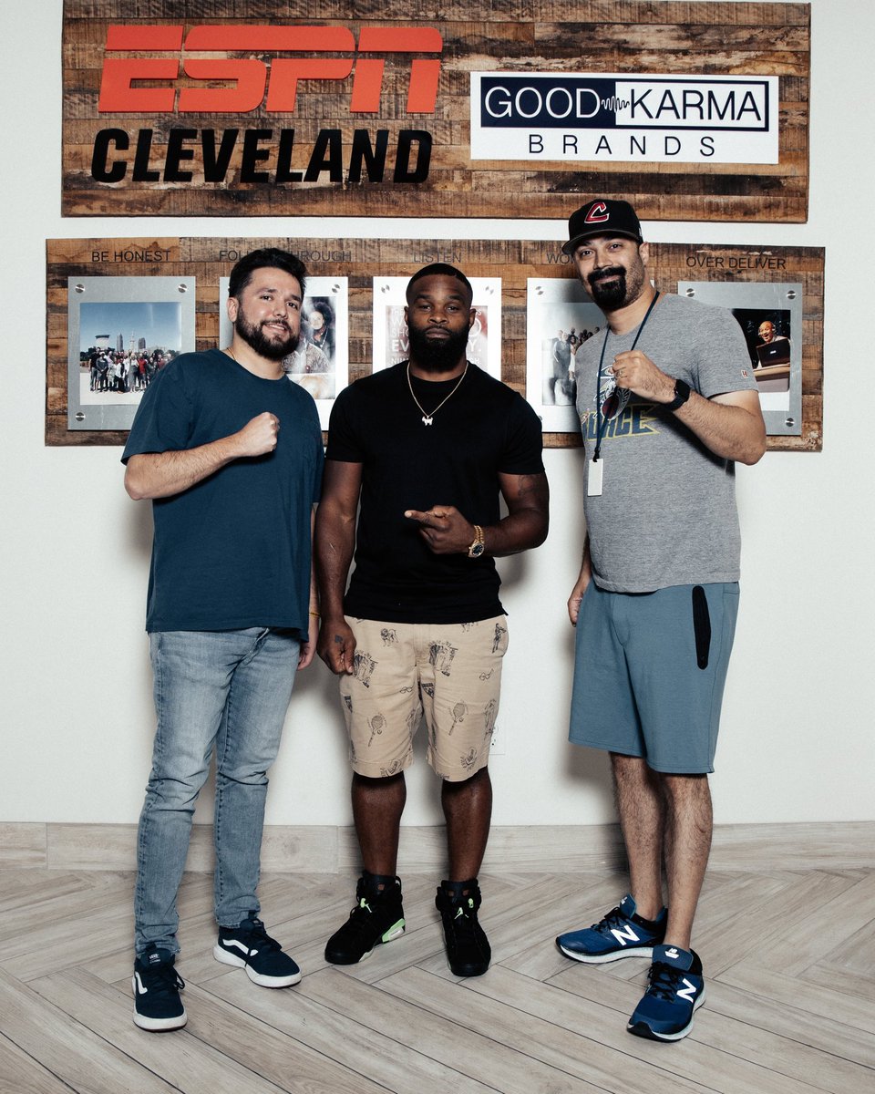 xTHECHOSEN0NE's tweet photo. We out here. 

What’s good, ESPN? https://t.co/yxOfitNi0t