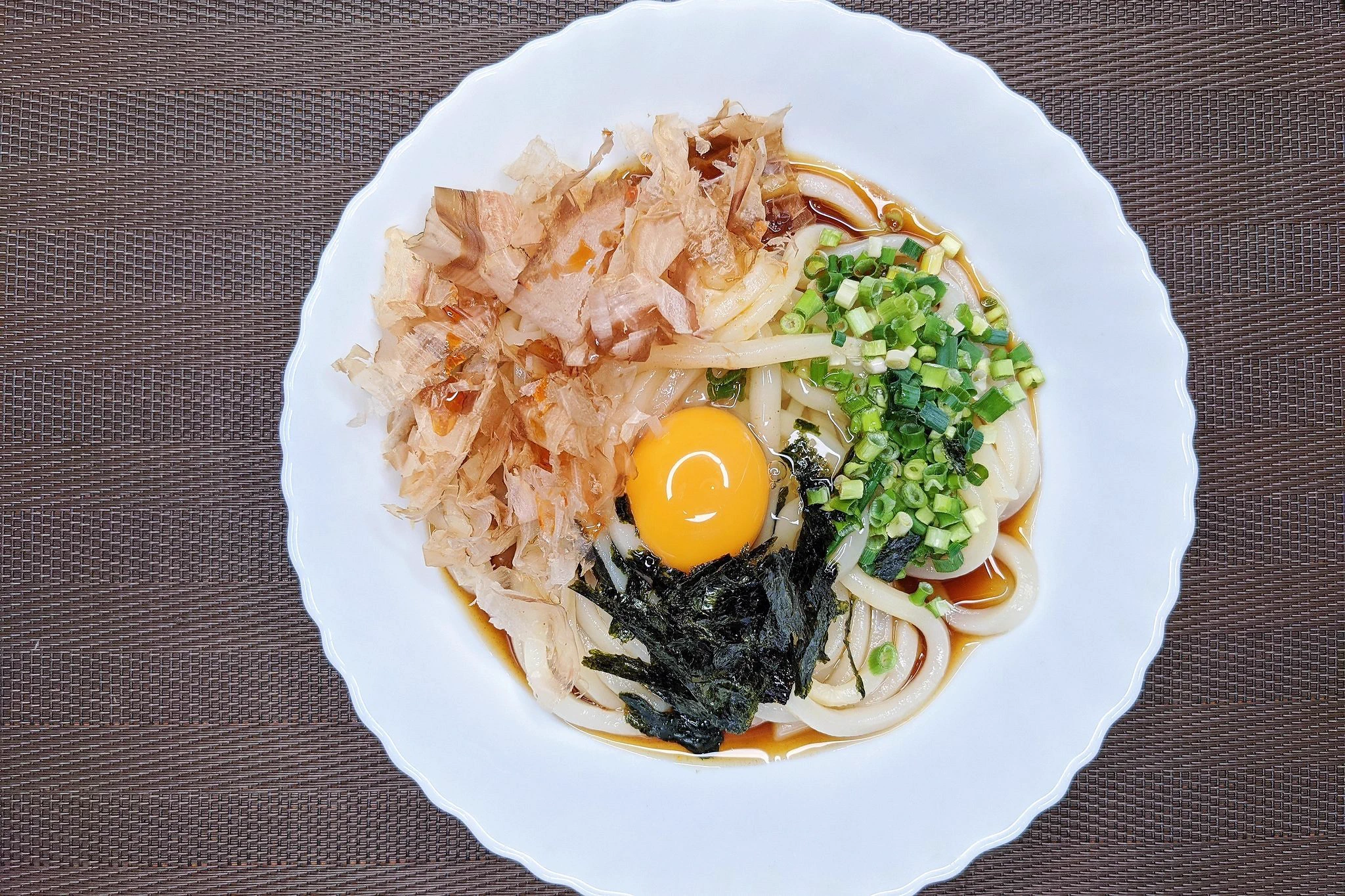 食べたいときにすぐに作れちゃいそう！とっても簡単で美味しそうな、うどんレシピ！