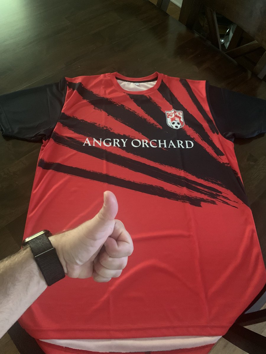 GardenStateGrub's tweet image. Even better then expected @AngryOrchard Many thanks to the team. I will indeed rock it all year long 💪 #CiderNation #CiderADay #Winning