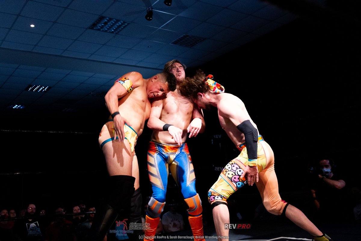 britwrespics's tweet image. Double headbutt by the Sunshine Machine (@PureTKC @ChuckMambo) on @PrinceofpaceCN from @RevProUK Live In Huntingdon 2.

Watch it now on RPWOnDemand.com 

#revpro #LiveInHuntingdon2 #sunshinemachine #Action #wrestling