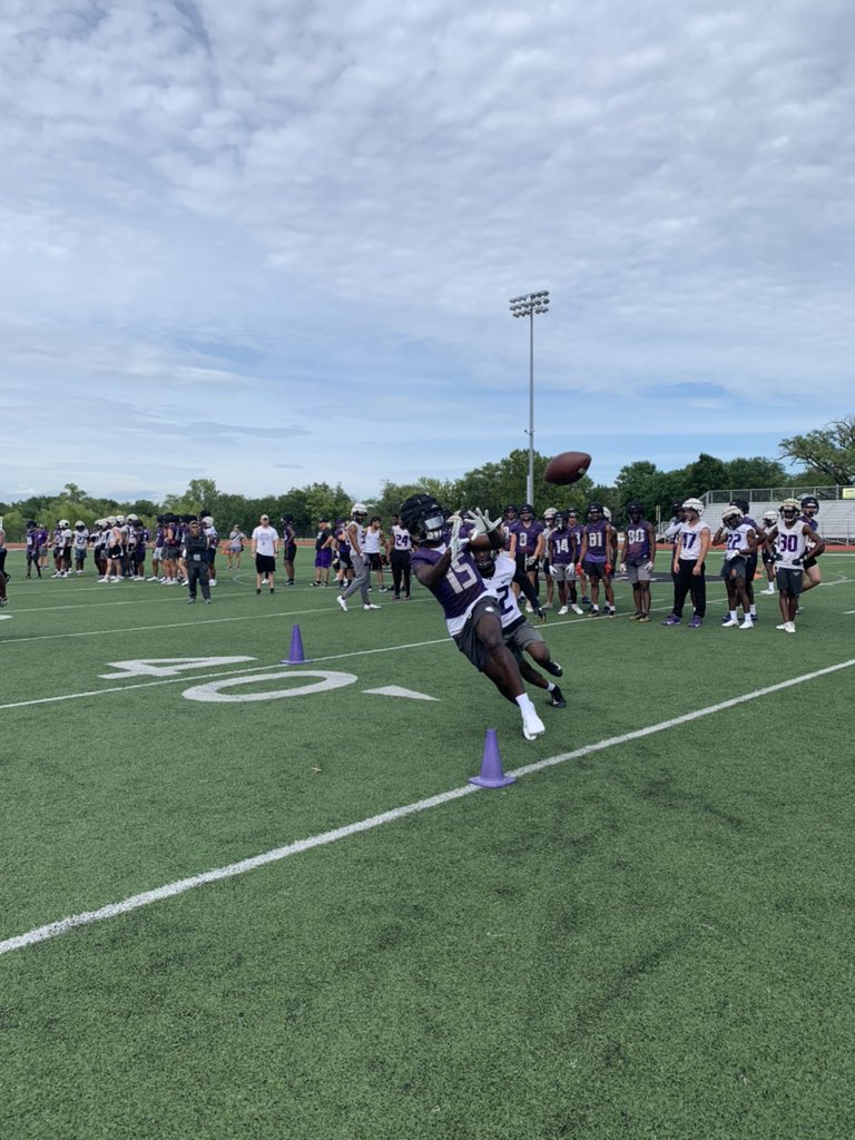ButlerGrizzlyFB's tweet photo. Practice 5️⃣ in the Stadium 🏟 

#CountOnMe
#Grit https://t.co/O91QYYqhgl