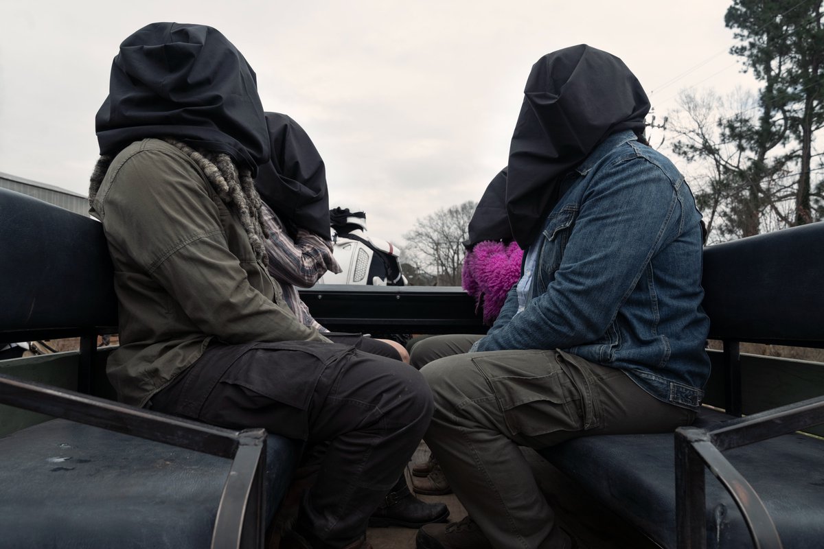 NEW PHOTOS from Season 11 of #TheWalkingDead featuring the survivors, the Commonwealth captives, and Gabriel/Negan!