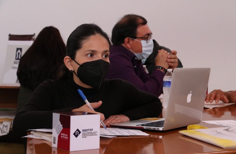 ISSSTEP_Puebla's tweet photo. Concluye con éxito la décima jornada #ISSSTEPCercaDeTi💕 en Zacatlán. 
Logramos: 
✅ 3 cirugías.
✅ 89 trámites de crédito, pensiones y afiliación.
✅11 consultas de rehabilitación y 3 de nutrición.
✅Entrega de 110 tarjetas para donantes voluntarios.
¡#OrgullosamenteISSSTEP🥇! https://t.co/U5Ysyw8vSM